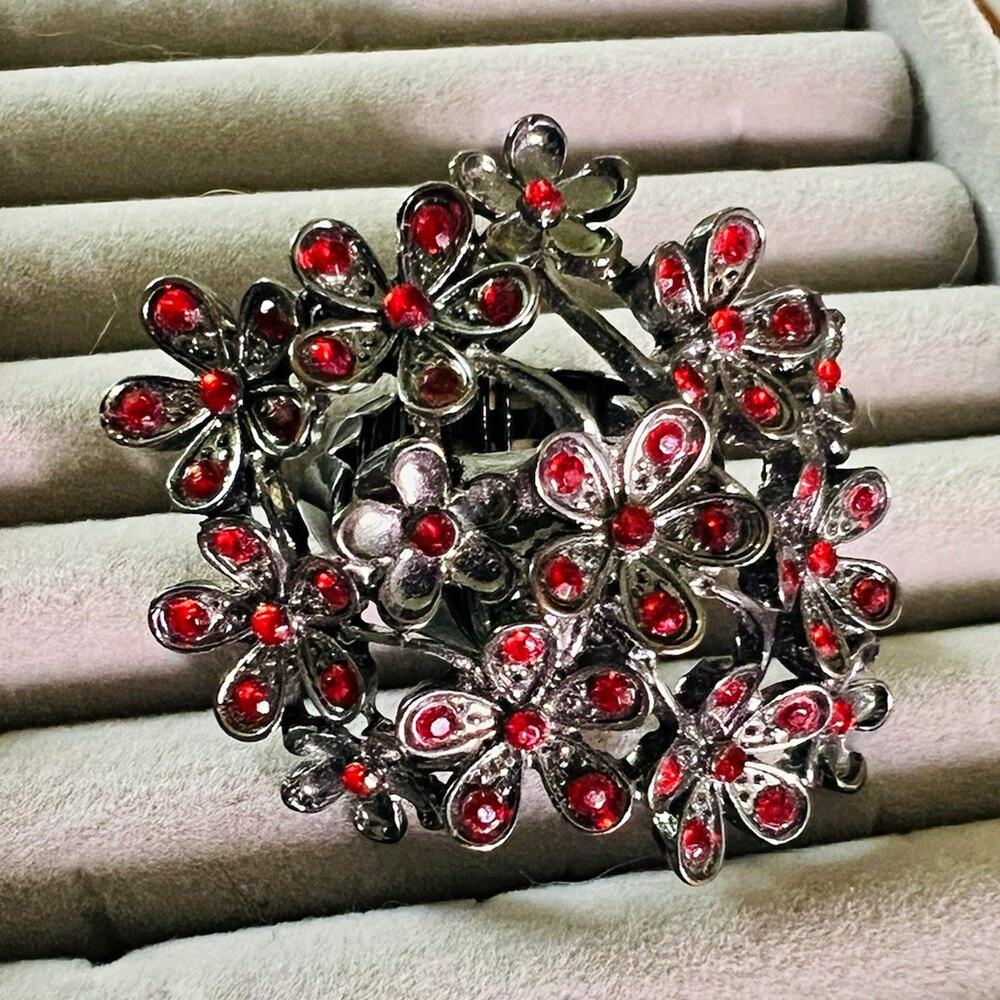 Vintage Silver Tone Simulated Crystal Flower Cluster Stretch Cocktail Ring 6.5